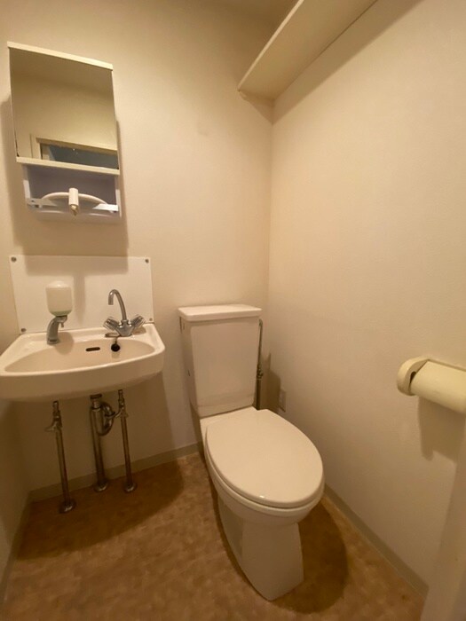 物件内観写真12　(トイレ)