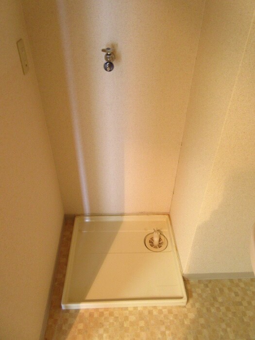 物件内観写真15　(洗濯機置場)