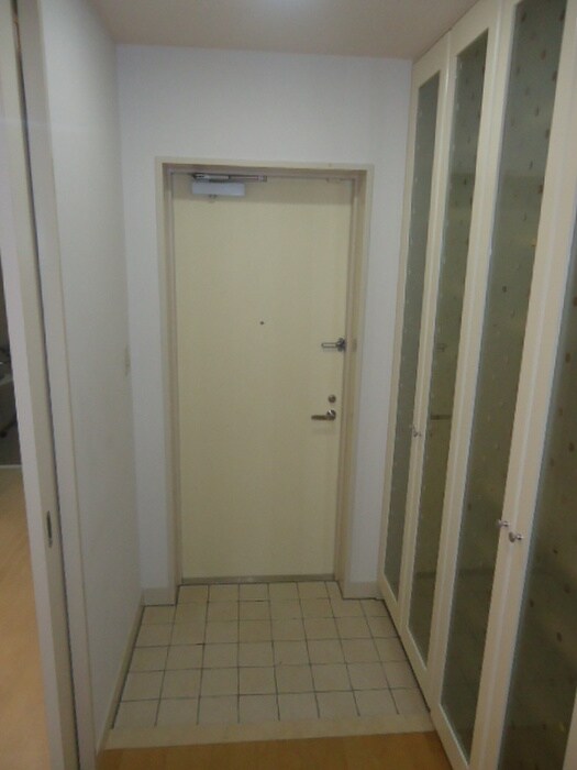 物件内観写真16　(玄関)