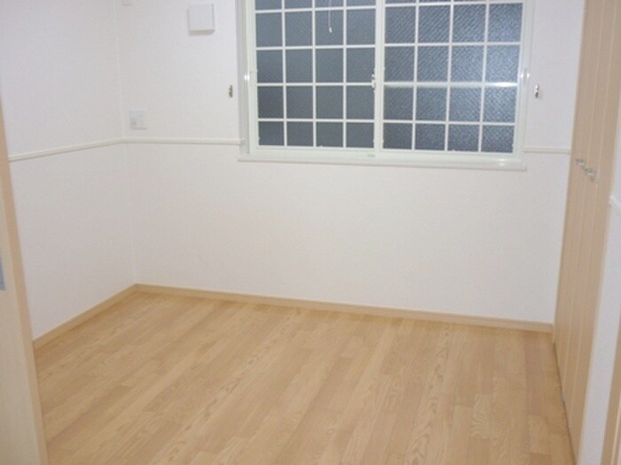 物件内観写真4　(居室)