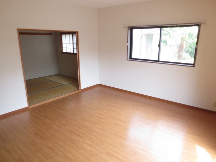 物件内観写真10　(居室)