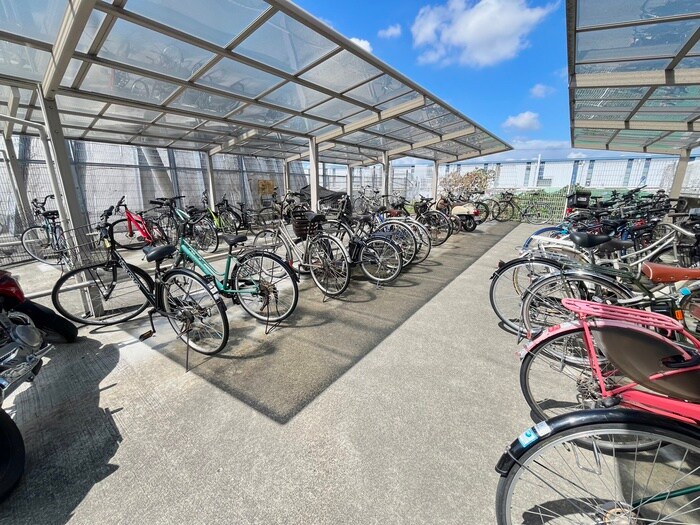 物件外観写真6　(駐輪場)