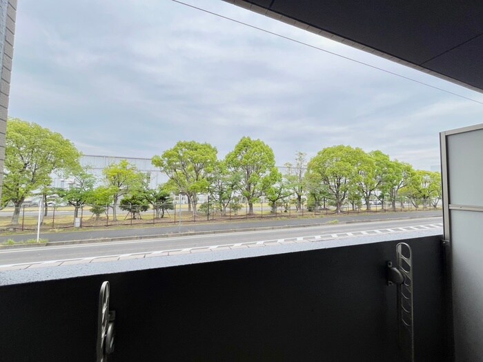 物件内観写真22　(室内からの展望)