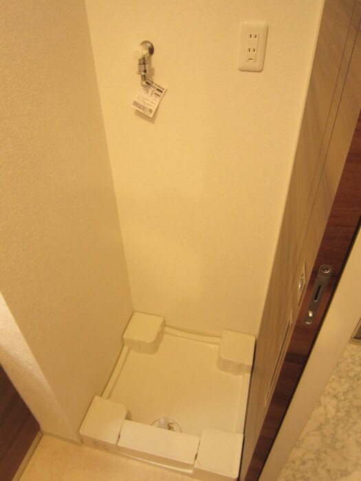 物件内観写真15　(洗濯機置場)