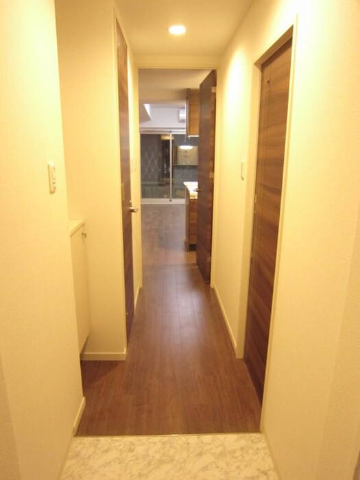 物件内観写真16　(廊下)