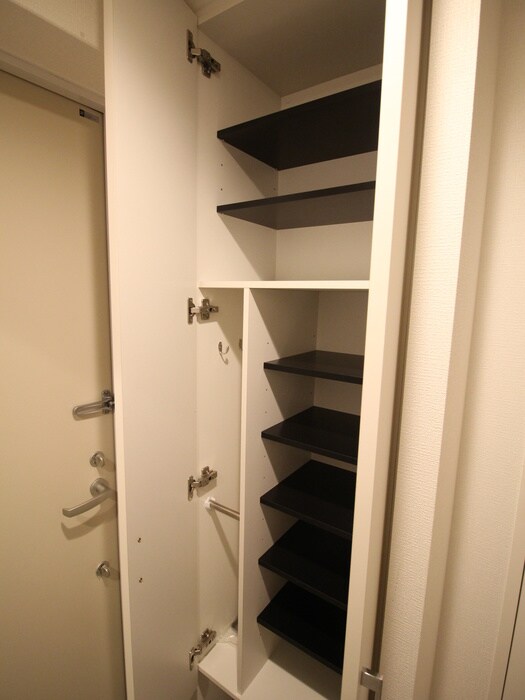 物件内観写真8　(靴箱)