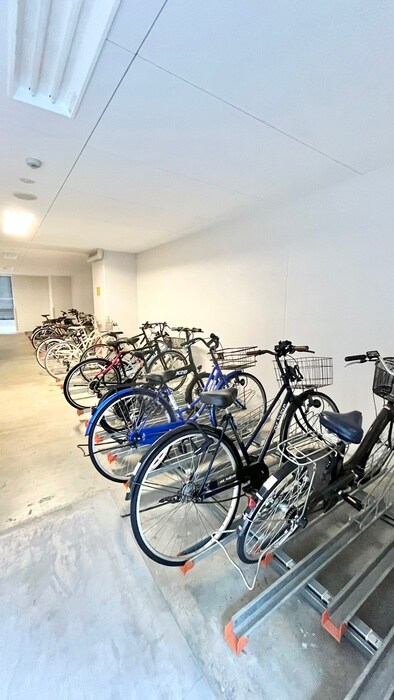 物件外観写真3　(駐輪場)