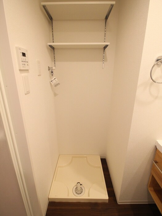 物件内観写真11　(洗濯機置場)