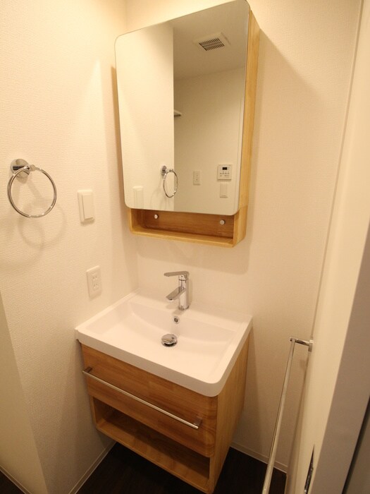 物件内観写真12　(洗面)