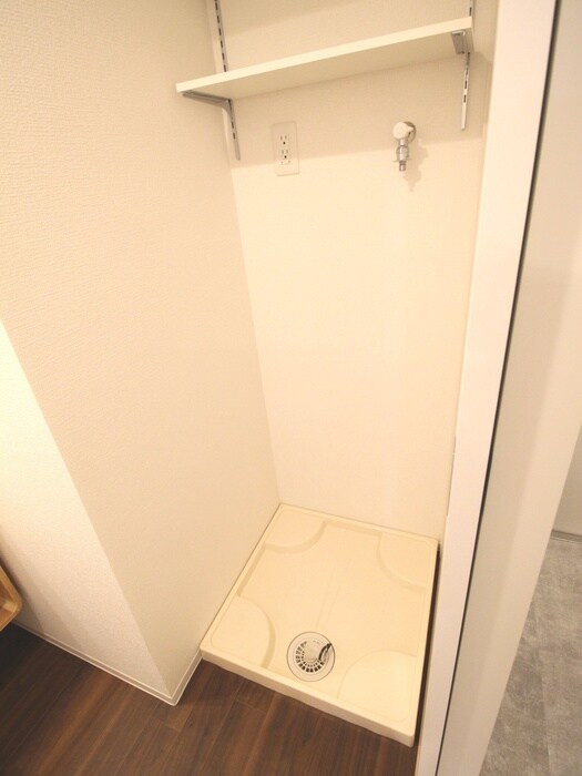 物件内観写真14　(洗濯機置場)