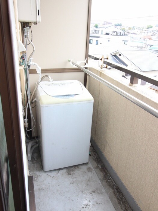 物件内観写真14　(洗濯機置場)