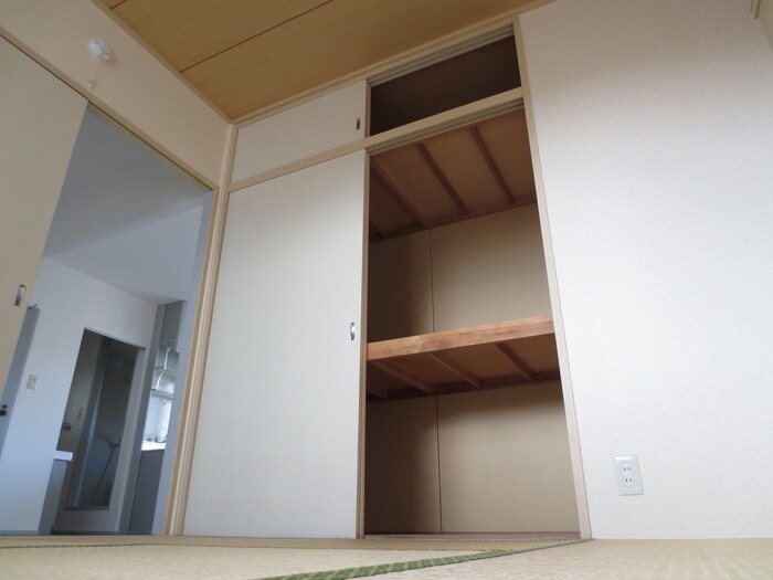 物件内観写真12　(収納)