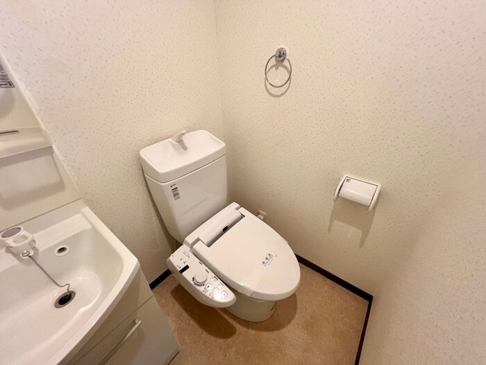 物件内観写真12　(トイレ)