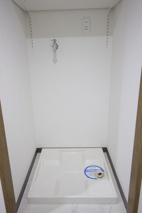 物件内観写真17　(洗濯機置場)