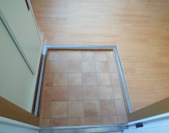 物件内観写真14　(玄関)