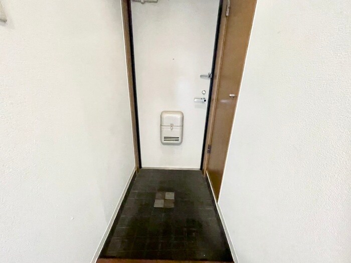 物件内観写真17　(玄関)