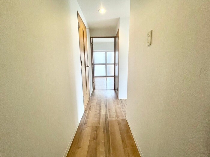 物件内観写真18　(廊下)