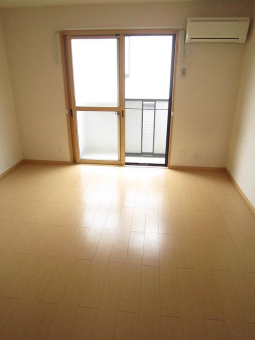 物件内観写真5　(居室)