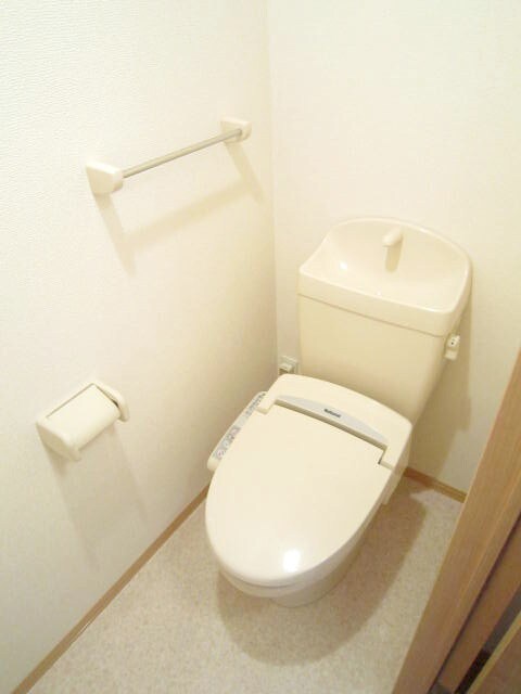 物件内観写真9　(トイレ)