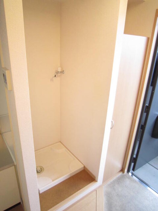 物件内観写真13　(洗濯機置場)