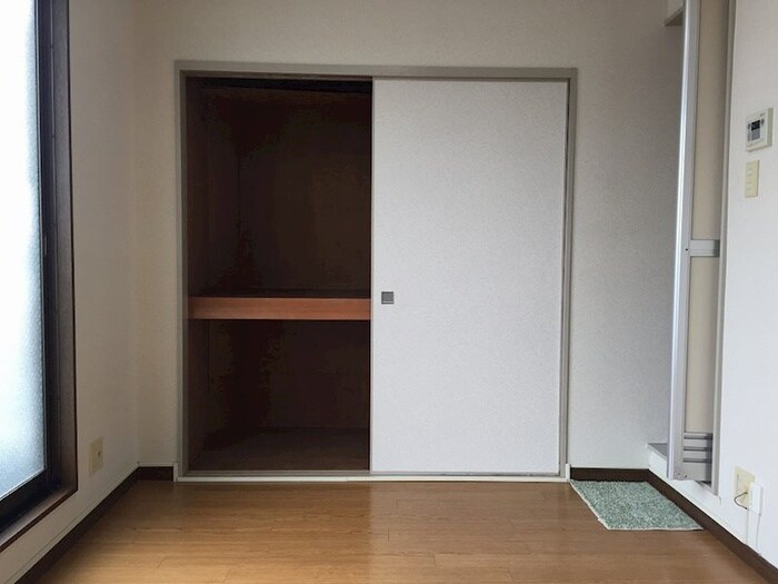 物件内観写真6　(収納)