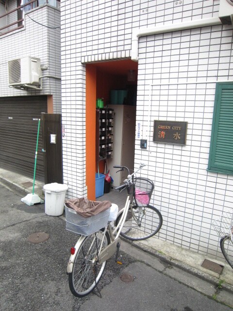 物件外観写真3　(エントランス部分)