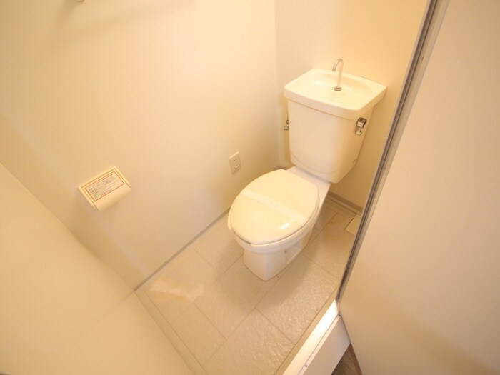 物件内観写真14　(トイレ)