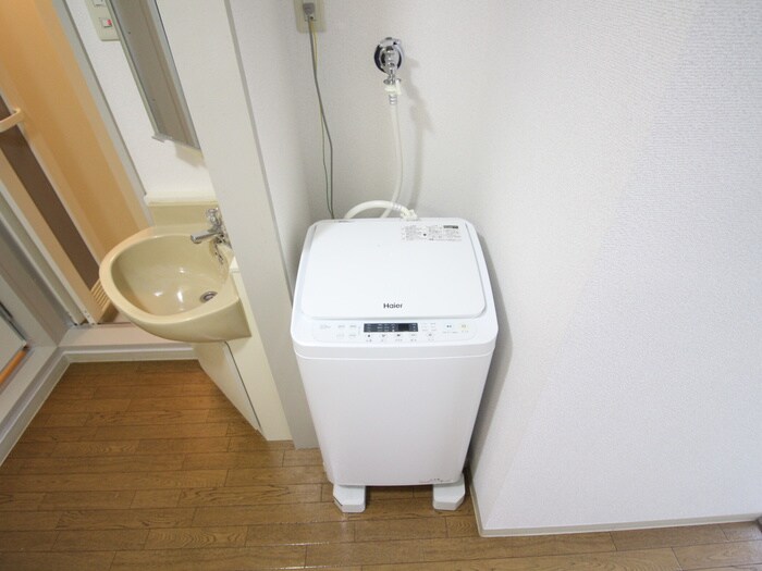 物件内観写真15　(洗濯機置場)