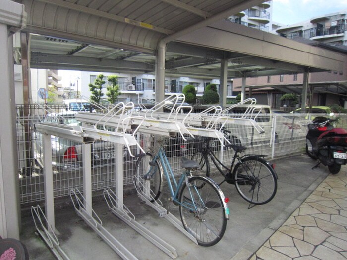 物件外観写真5　(駐輪場)