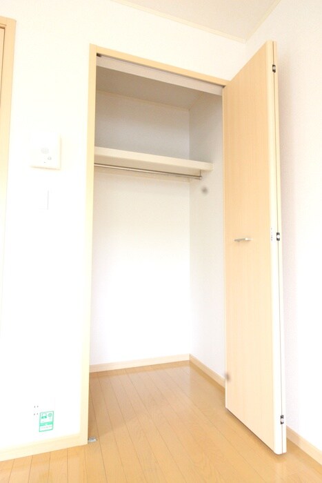 物件内観写真12　(収納)