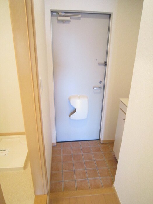 物件内観写真17　(玄関)