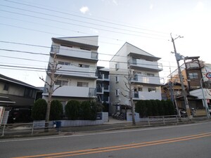２０ＨＯＵＳＥ外観写真