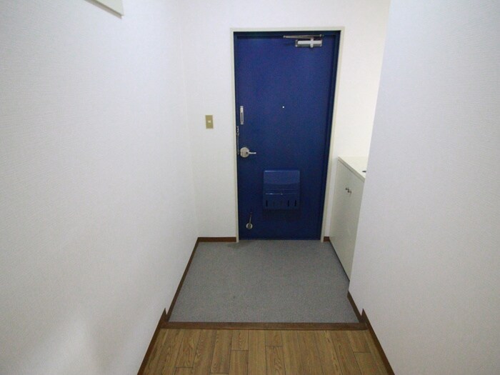 物件内観写真12　(玄関)