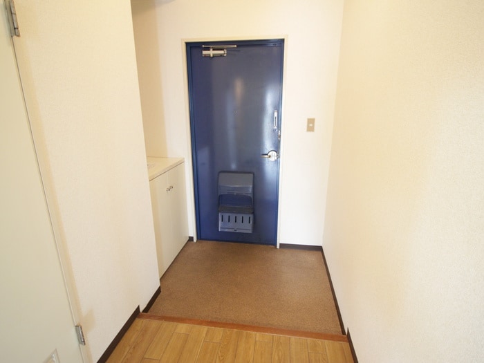 物件内観写真13　(玄関)