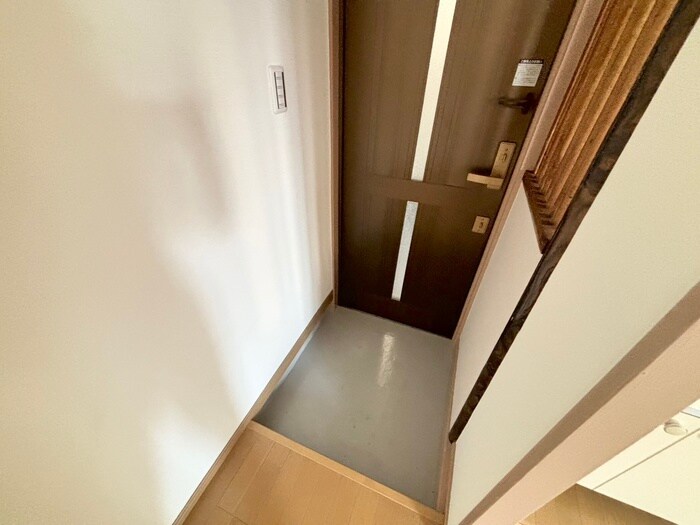 物件内観写真15　(玄関)