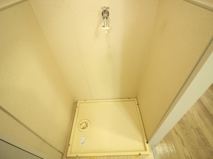 物件内観写真14　(洗濯機置場)