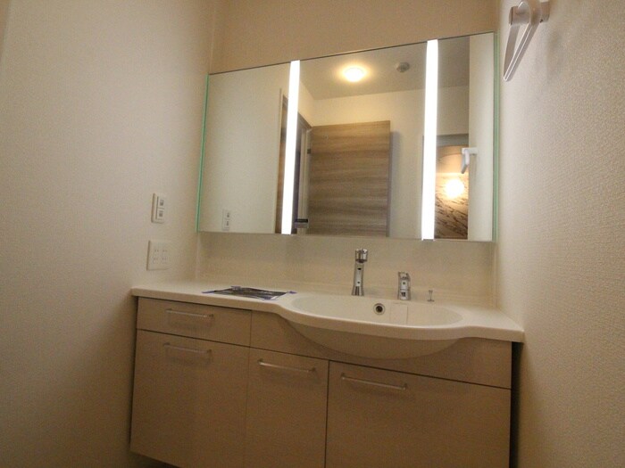 物件内観写真9　(洗面)