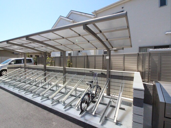 物件外観写真3　(駐輪場)