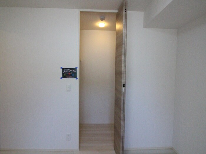 物件内観写真16　(収納)