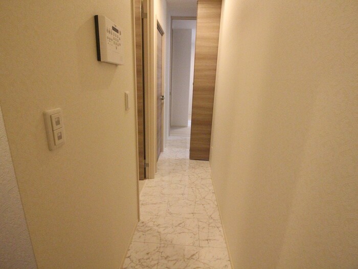 物件内観写真18　(廊下)