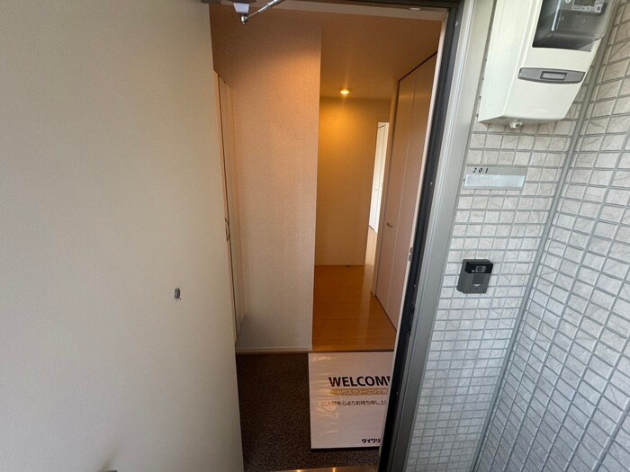 物件内観写真8　(玄関)