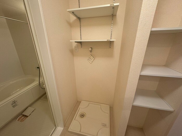 物件内観写真22　(洗濯機置場)