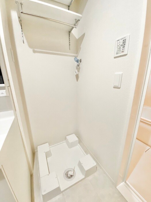 物件内観写真14　(洗濯機置場)