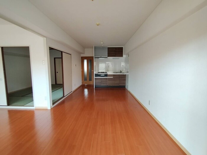 物件内観写真3　(居室)