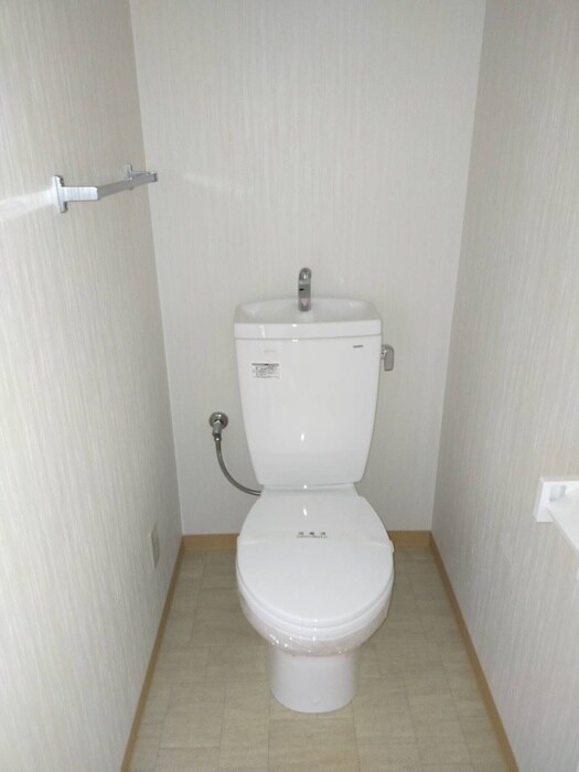 物件内観写真8　(トイレ)