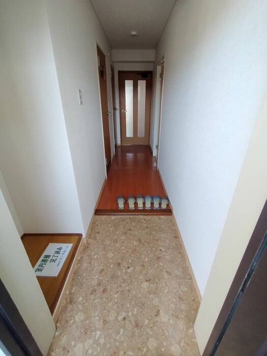 物件内観写真16　(玄関)