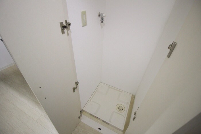 物件内観写真12　(洗濯機置場)