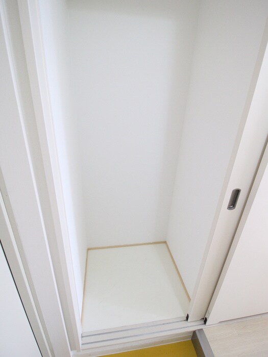 物件内観写真16　(洗濯機置場)