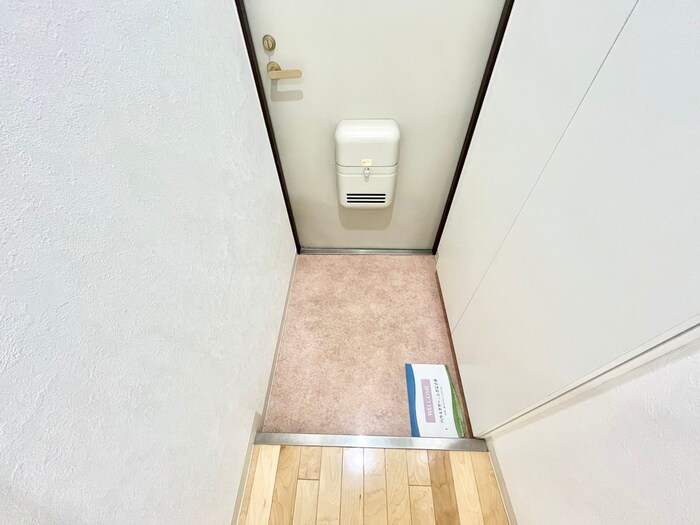 物件内観写真18　(玄関)