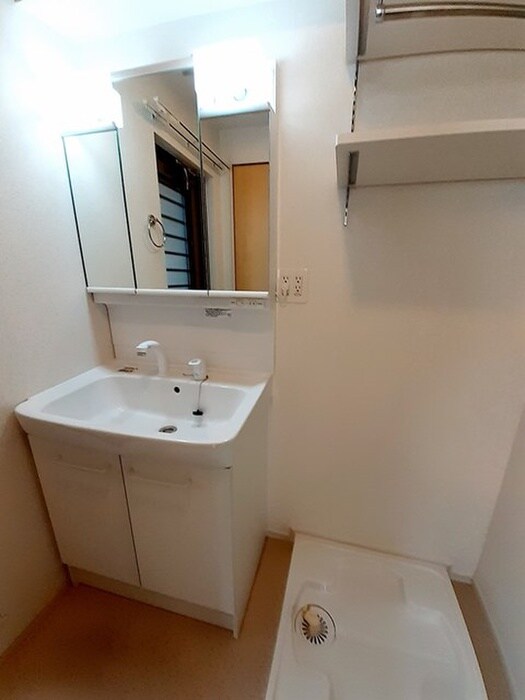 物件内観写真13　(洗濯機置場)